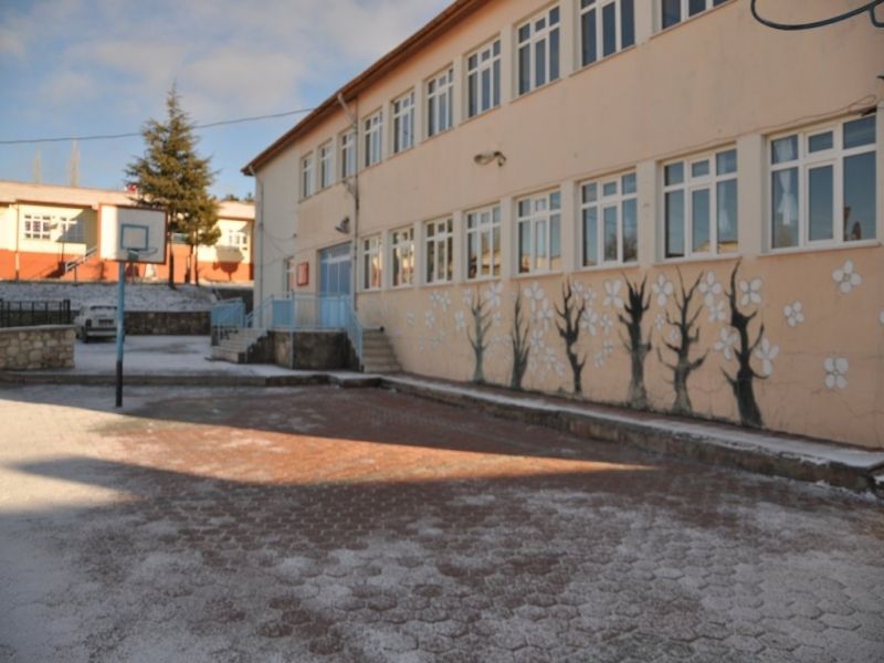 Hürriyet İlkokulu 