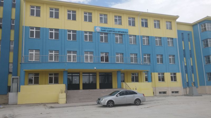 Cahit Zarifoğlu Ortaokulu 