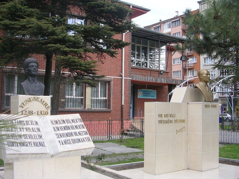 Yunusemre İlkokulu 