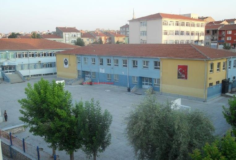 Doktor Halil Akkurt Ortaokulu 