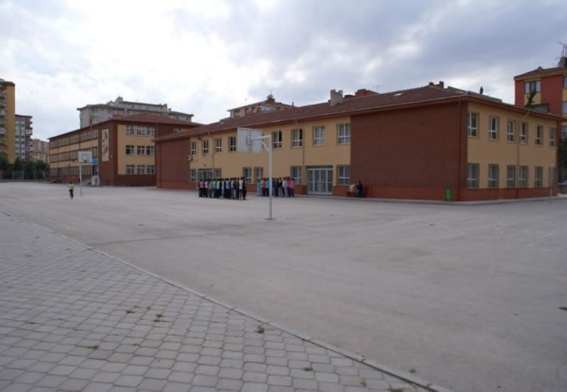Melahat Ünügür Ortaokulu 
