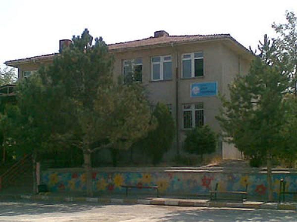 23 Nisan İlkokulu 