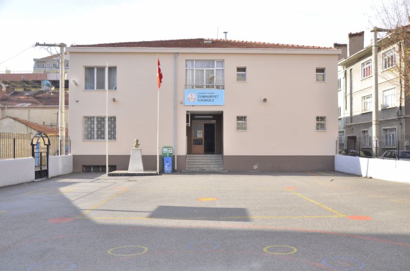 Cumhuriyet İlkokulu 
