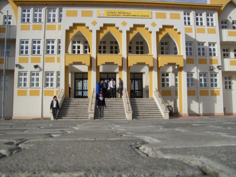 Cemal Mümtaz Sosyal Bilimler Lisesi 