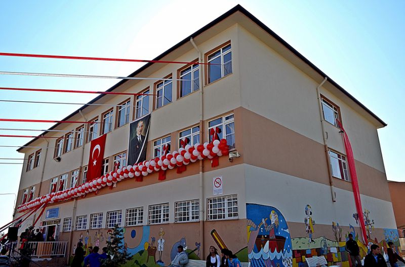 Cahit Kural İlkokulu 