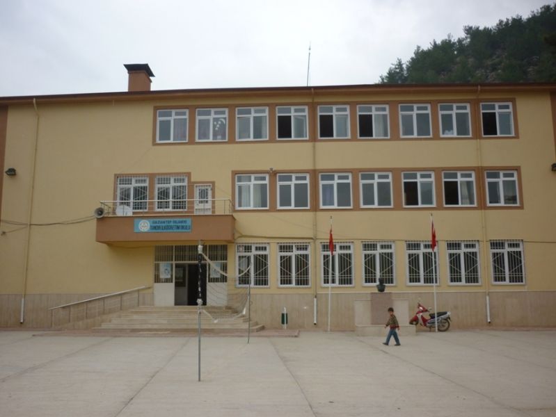 Yeşilyurt Yunus Emre İlkokulu 