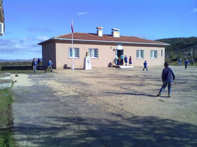 Yesemek İlkokulu 