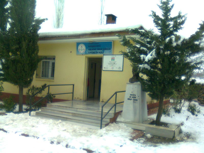 Kayabaşı Kışlaönü Ümran Kabalak İlkokulu 