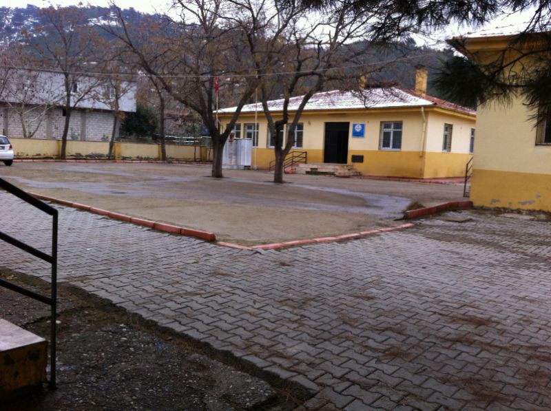 Yukarıbilenler İlkokulu 