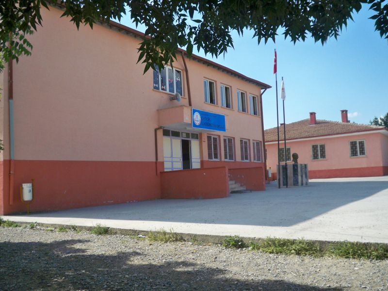 Çiftlik İlkokulu 