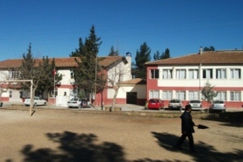 Uluyatır Atatürk Ortaokulu 