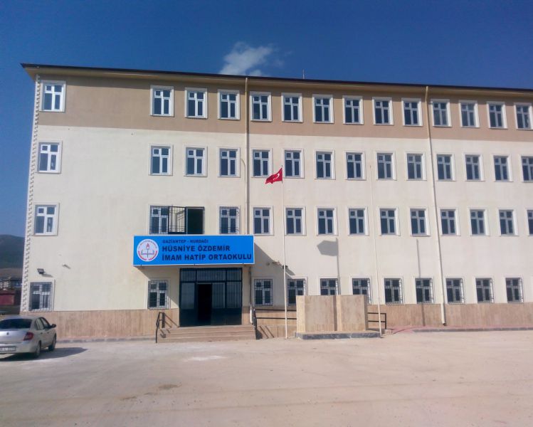 Hüsniye Özdemir İmam Hatip Ortaokulu 