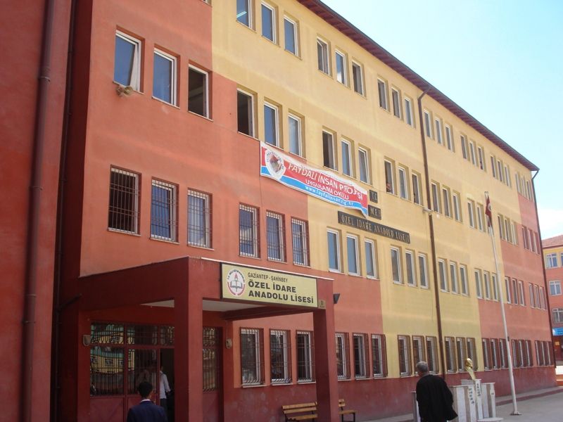 Özel İdare Anadolu Lisesi 