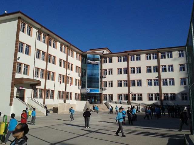 Münire Kemal Kınoğlu Ortaokulu 