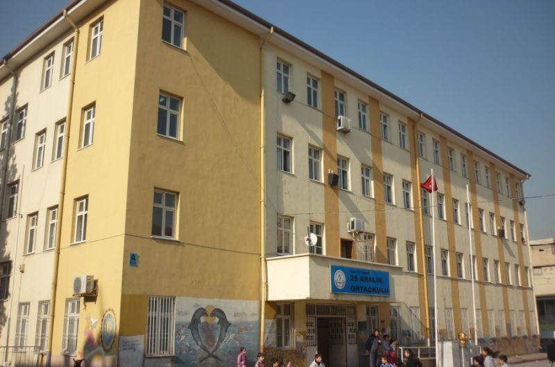 25 Aralık Ortaokulu 