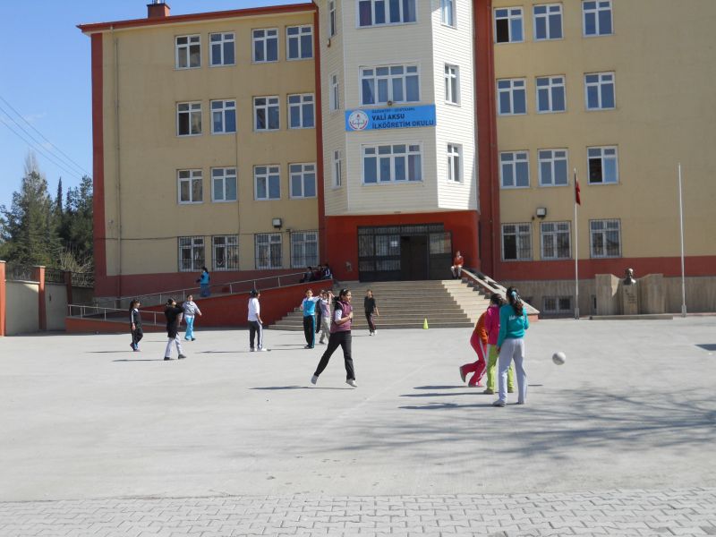 Vali Aksu İmam Hatip Ortaokulu 
