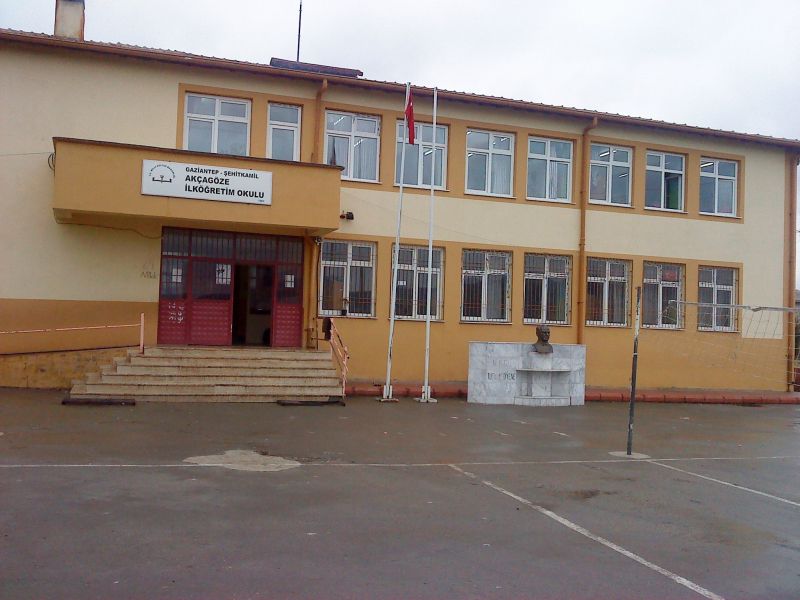 Akçagöze Ortaokulu 