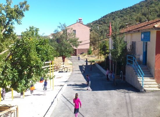 Saliha Cemil Cahit Güzelbey İlkokulu 