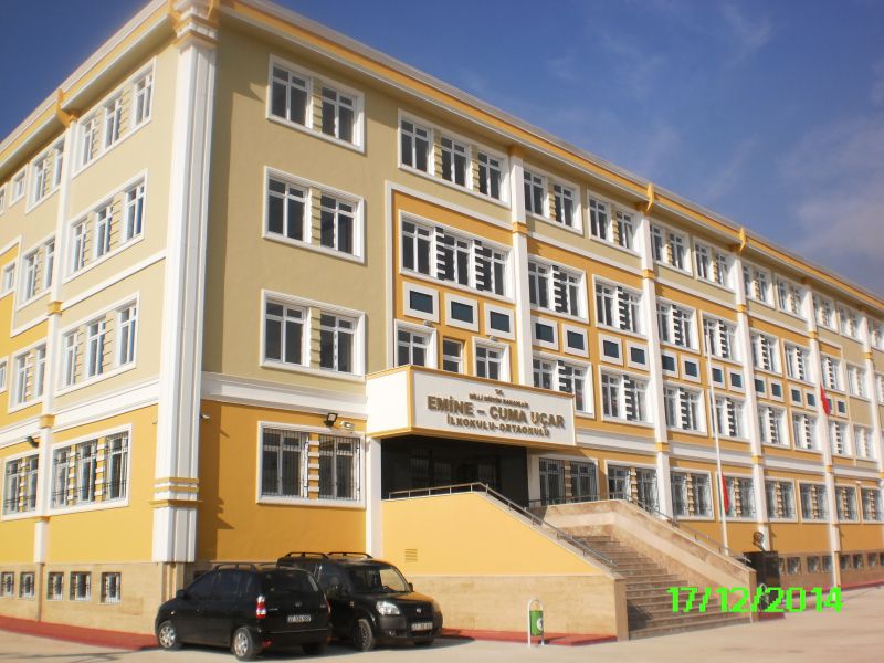 Emine-Cuma Uçar Ortaokulu 