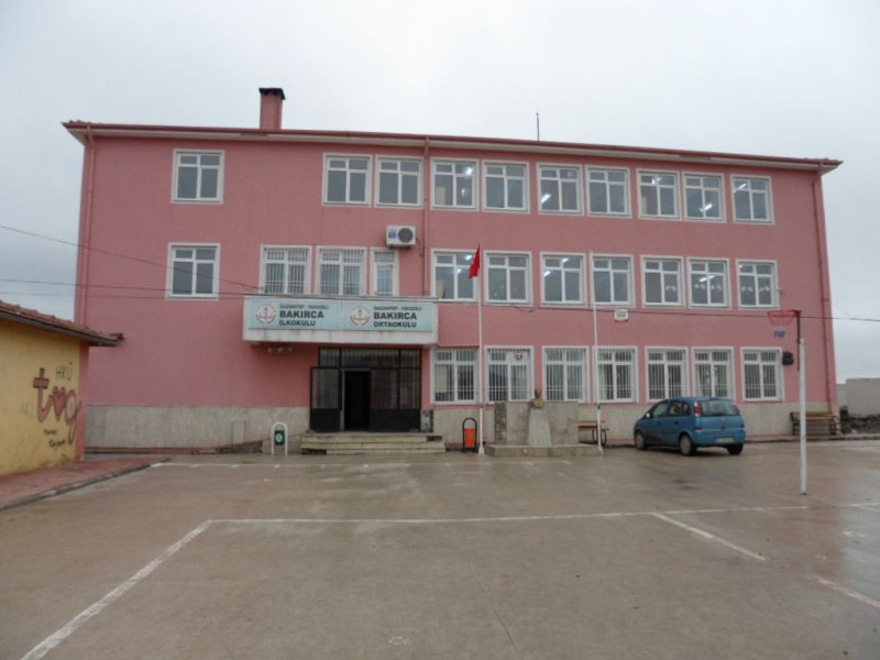 Bakırca İlkokulu 
