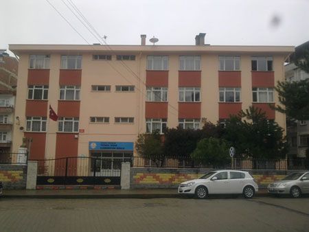Yunus Emre İlkokulu 
