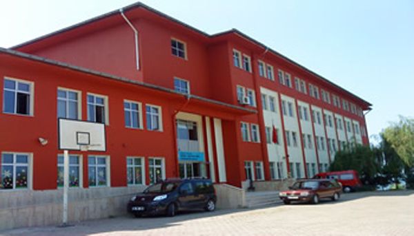 Züfer-Mustafa Eriş Ortaokulu 