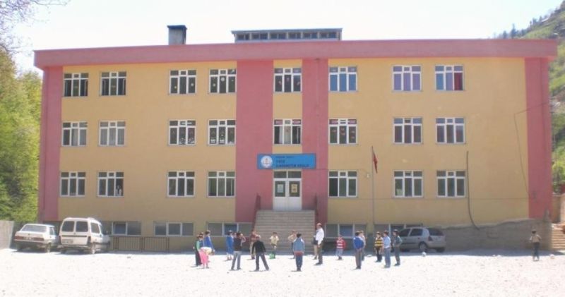 Yüce Ortaokulu 