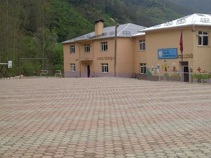 Aydınlar Ortaokulu 