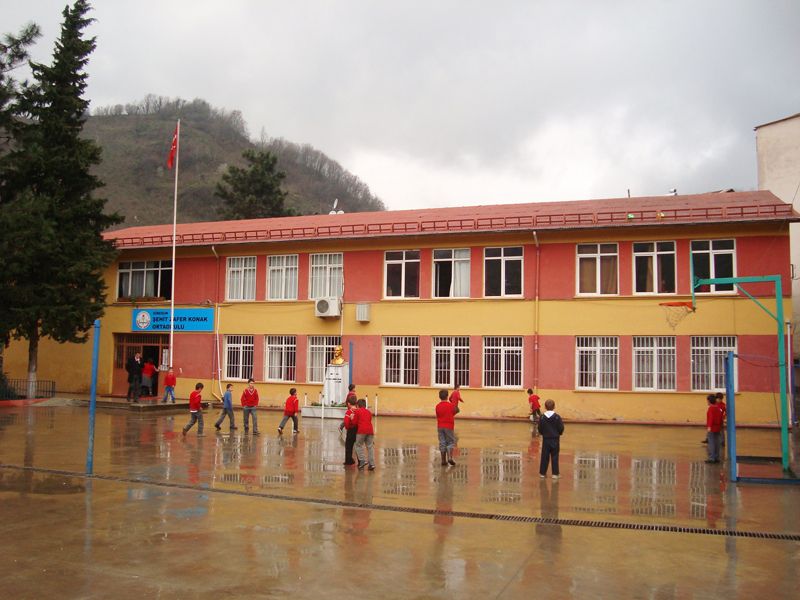 Şehit Zafer Konak Ortaokulu 
