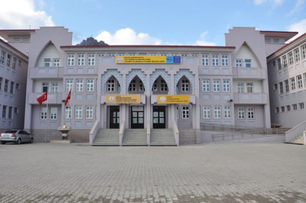 Şebinkarahisar Türk Telekom Ticaret Meslek Lisesi 