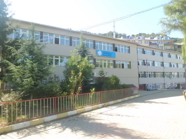Cumhuriyet Ortaokulu 