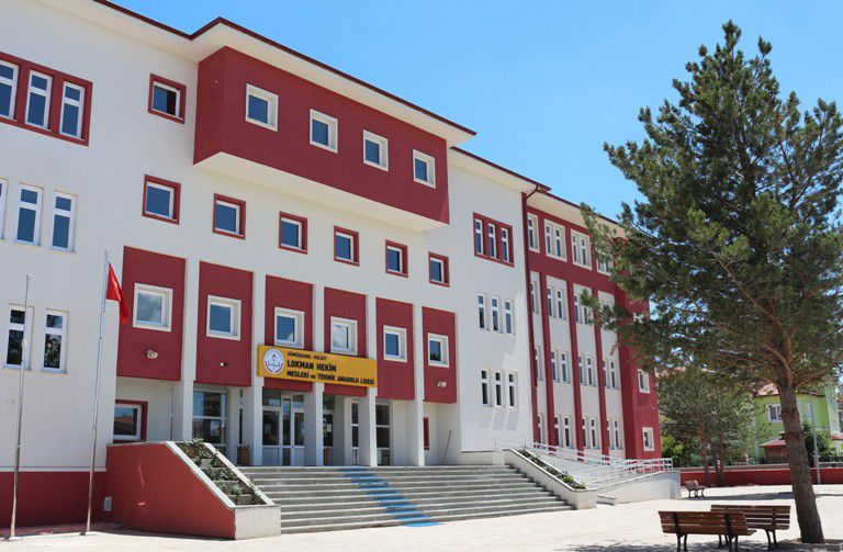 Kelkit Lokman Hekim Mesleki Ve Teknik Anadolu Lisesi 