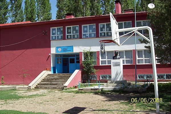 Ziyabey İlkokulu 