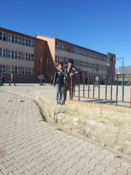 Derecik Şehit Gaffar Okkan Ortaokulu 