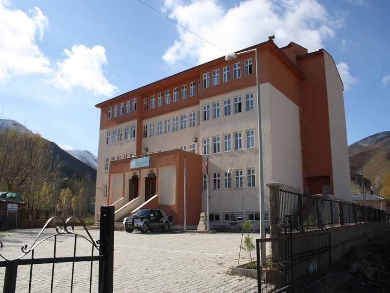 Adaklı Köyü İmkb Şehit Piyade Er Lezgin Han Ortaokulu 