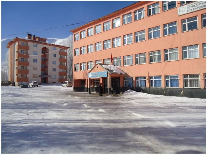 Büyükçiftlik Beldesi İlkokulu 