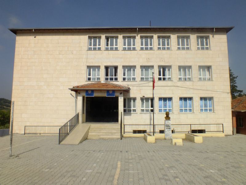 Derekuyu İlkokulu 
