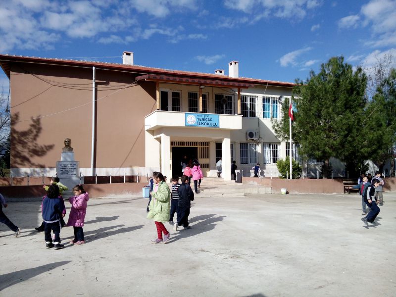 Yeniçağ İlkokulu 