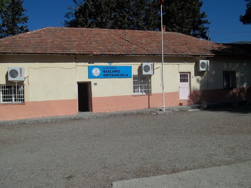 Başlamış Ortaokulu 