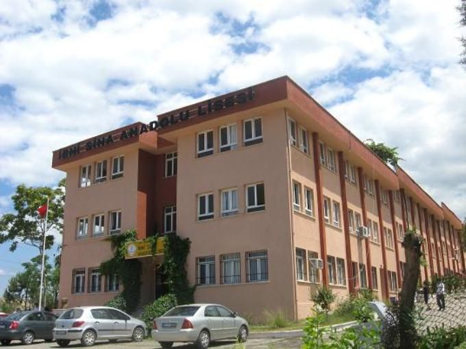 İbn-İ Sina Anadolu Lisesi 