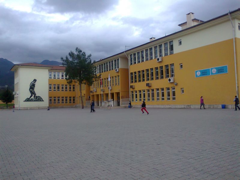 Karapelit Adakent Atatürk İlkokulu 