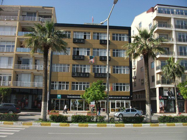 Öğretmen Evi Ve Akşam Sanat Okulu 
