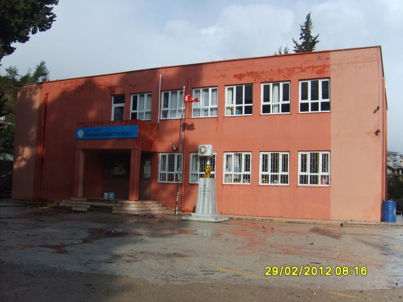 Avcılar İlkokulu 