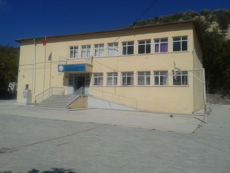 Kışlak Ali Ve Sabriye Bişkin Ortaokulu 