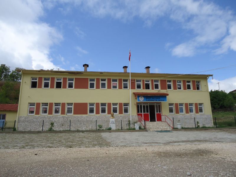 Yakaavşar Şehit Ali Kaya Ortaokulu 