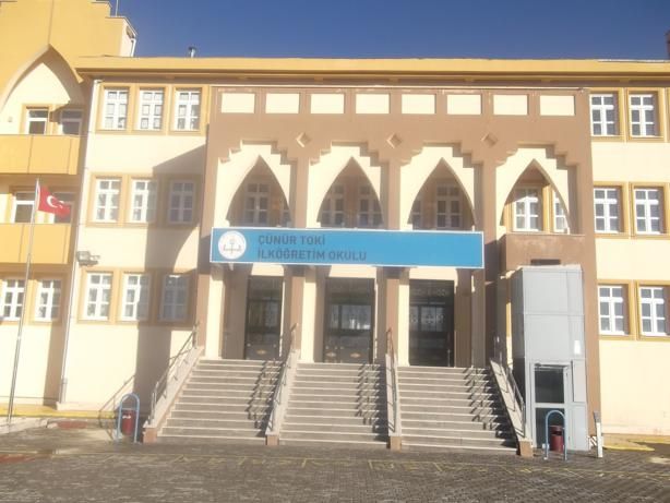 Çünür Toplu Konut İdaresi Ortaokulu 