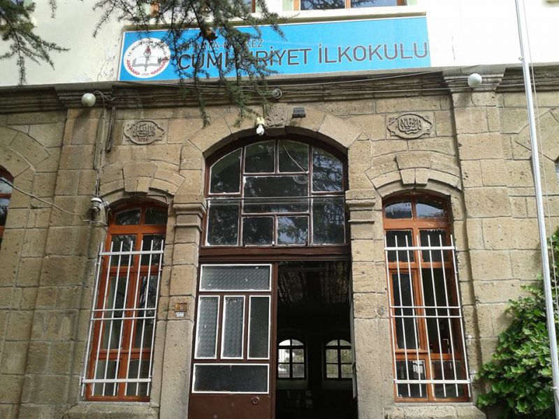 Cumhuriyet İlkokulu 