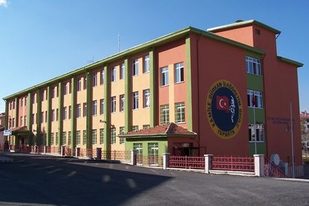 Kamile Gürkan Ortaokulu 