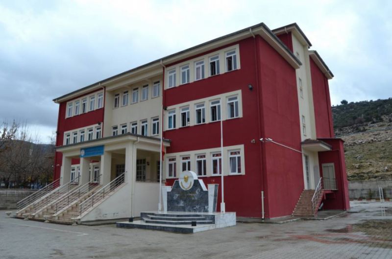 Büyükhacilar İlkokulu 