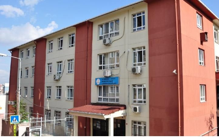 Muallim Naci İlkokulu 